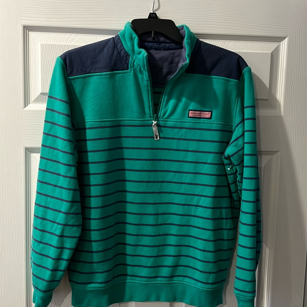 Vineyard Vines ladies sweatshirt from Martha’s Vineyard
